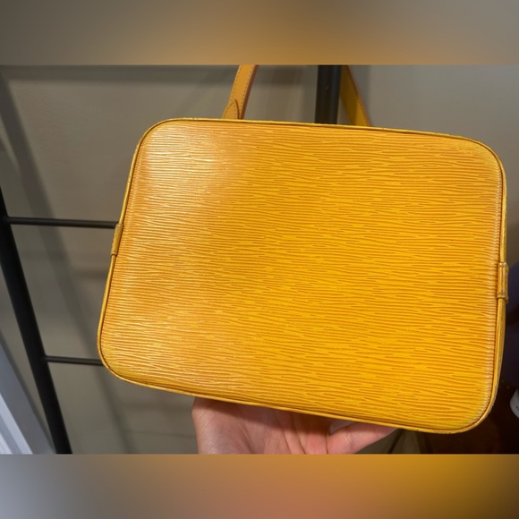 Louis Vuitton Vintage Yellow Epi Leather Noe GM Drawstring Bucket Shoulder Bag - Picture 5 of 14